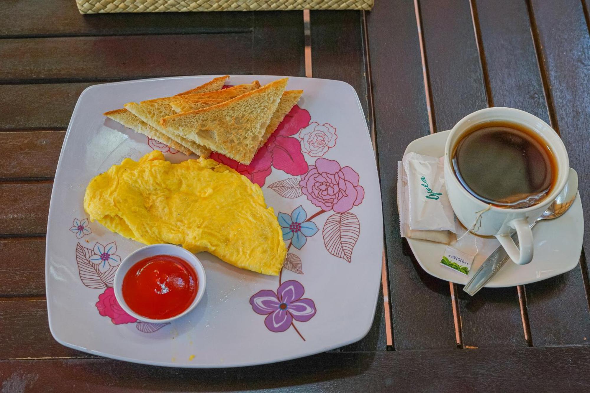 Made Taro - Menjangan Homestay Banyuwedang Exterior photo