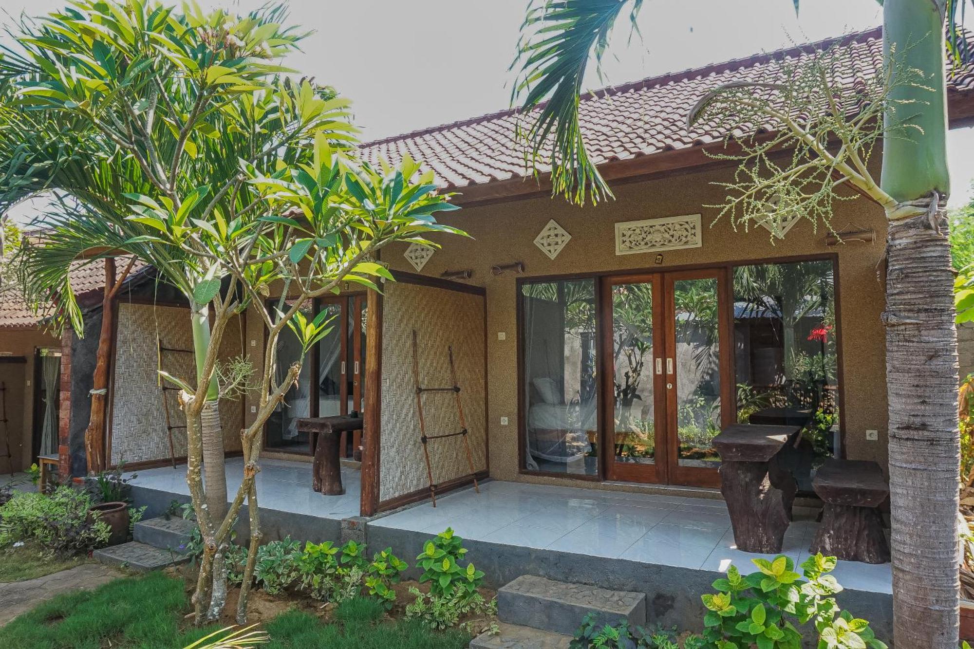 Made Taro - Menjangan Homestay Banyuwedang Exterior photo